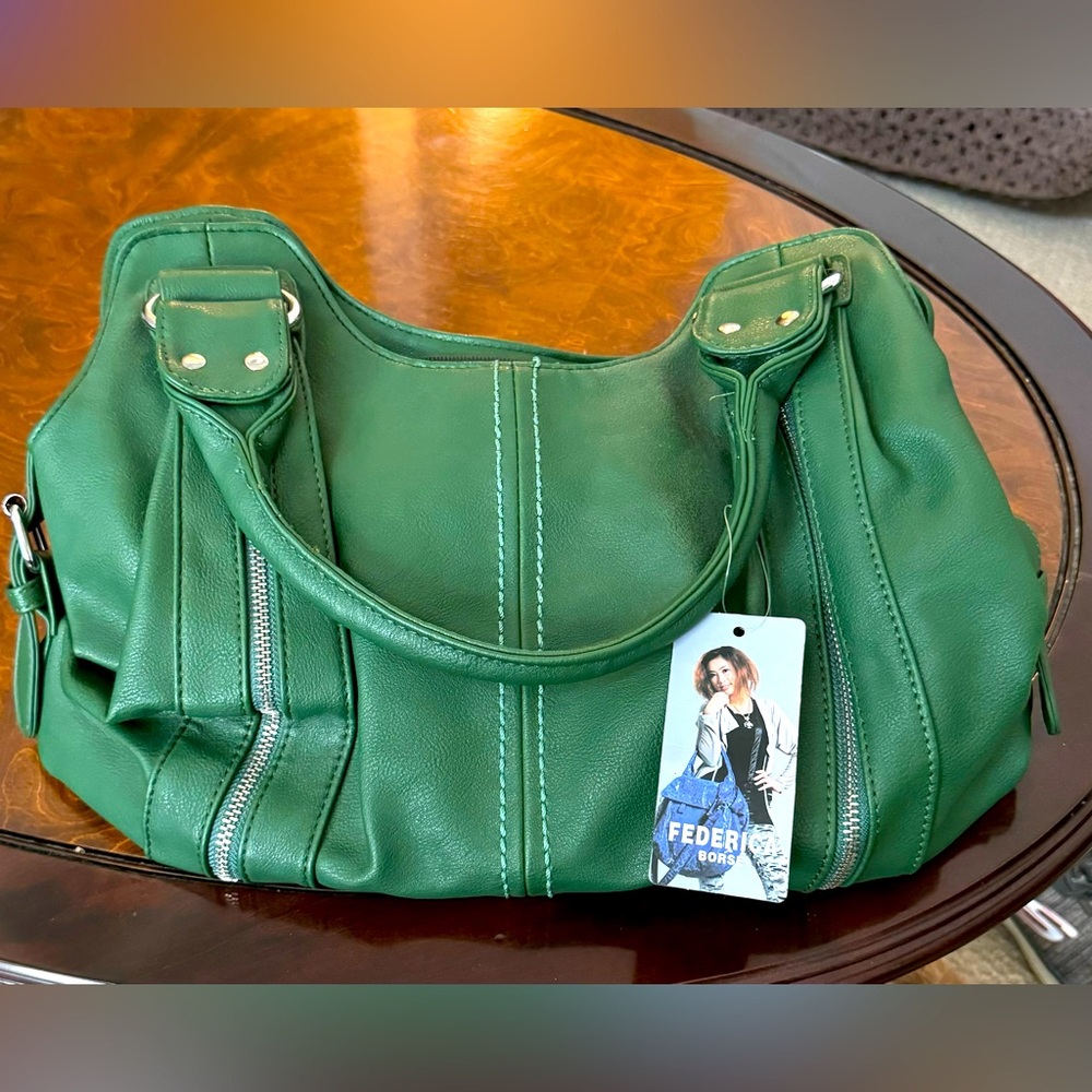 👜 Federica Borse Leather Handbag/Never Used 🚺